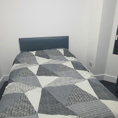 Coventry Elite House Aparthotel Esterno foto