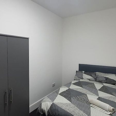 Coventry Elite House Aparthotel Esterno foto