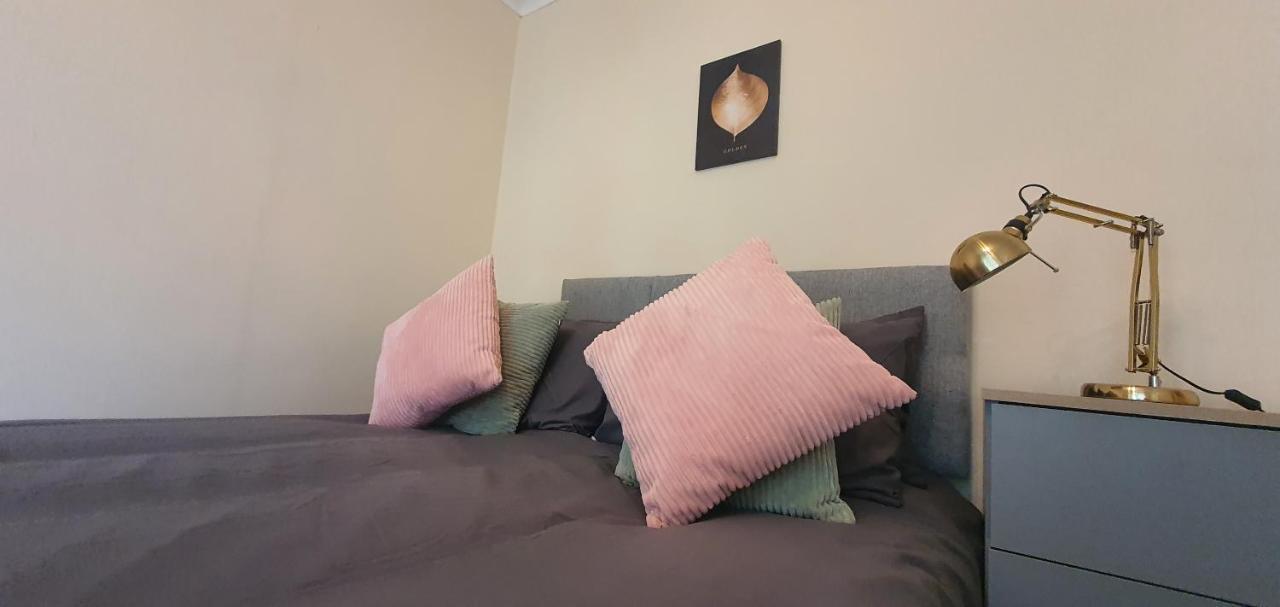Coventry Elite House Aparthotel Esterno foto
