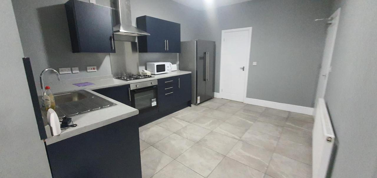 Coventry Elite House Aparthotel Esterno foto