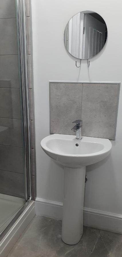 Coventry Elite House Aparthotel Esterno foto