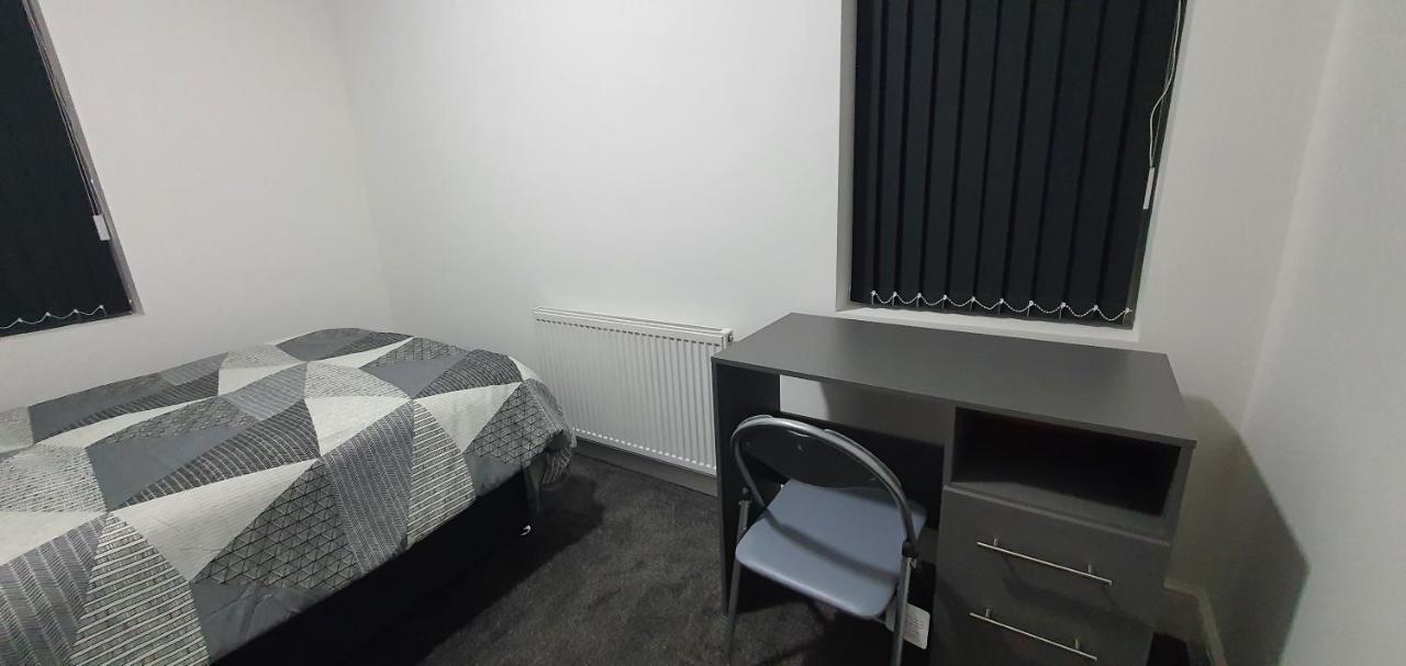 Coventry Elite House Aparthotel Esterno foto