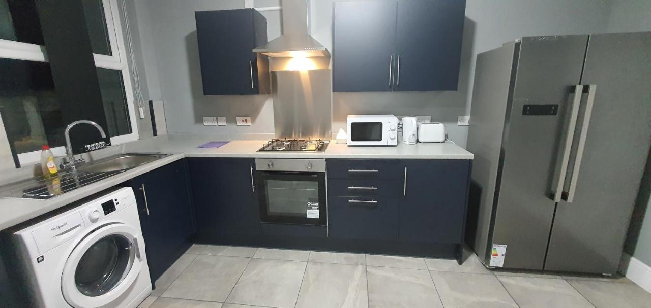 Coventry Elite House Aparthotel Esterno foto