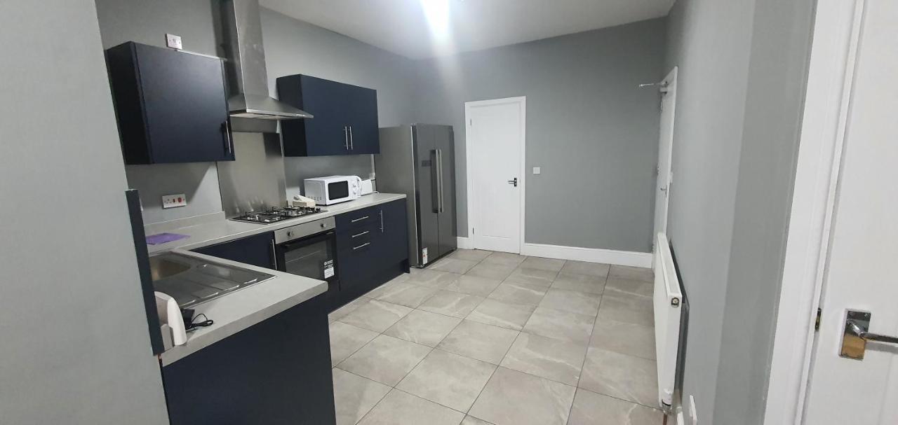 Coventry Elite House Aparthotel Esterno foto