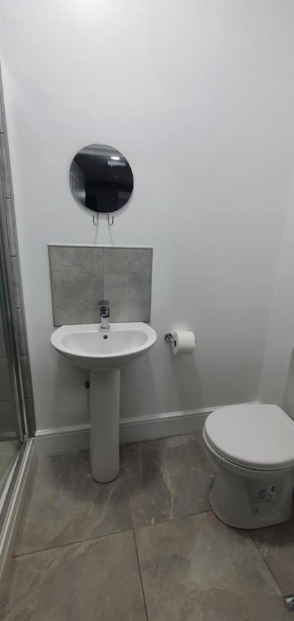 Coventry Elite House Aparthotel Esterno foto