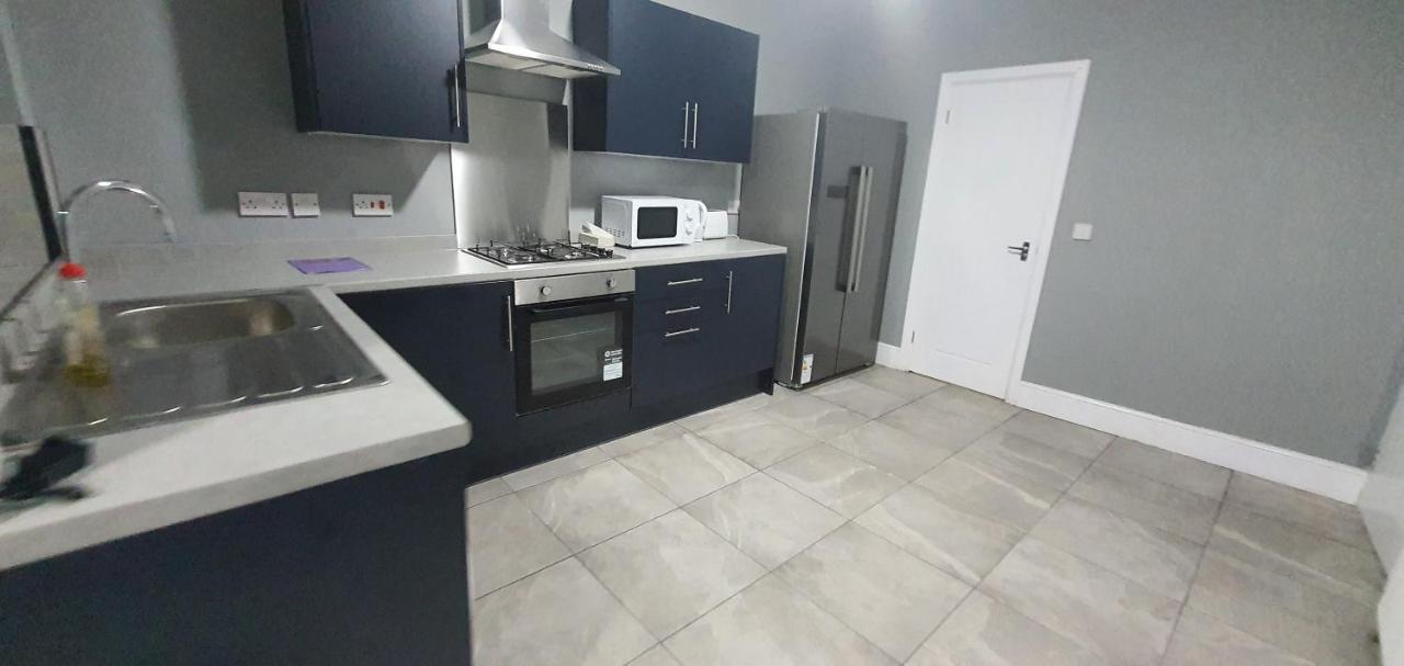 Coventry Elite House Aparthotel Esterno foto