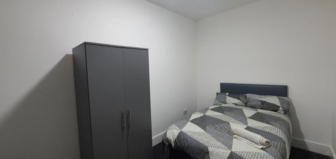 Coventry Elite House Aparthotel Esterno foto