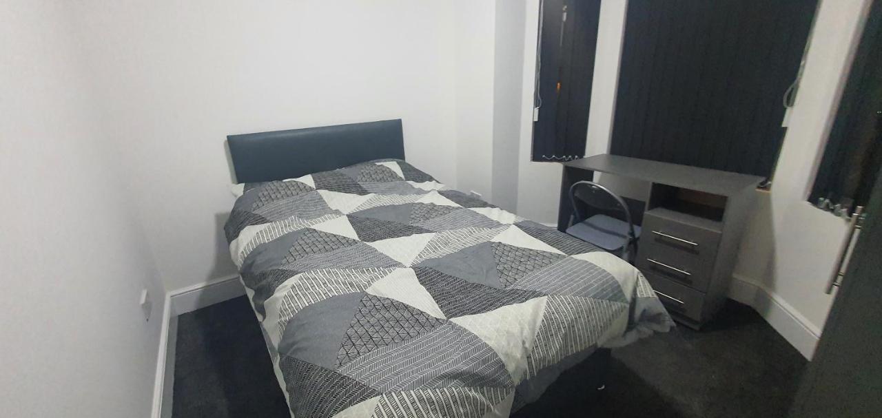 Coventry Elite House Aparthotel Esterno foto
